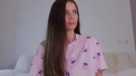 Snapshot of lilyroselyn chatting on November 2025 04:00:01 AM Lily online show from November 2025 04:00:01 AM