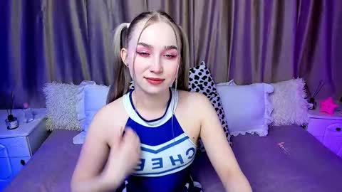 Lilian online show from November 2025 04:07:02 AM