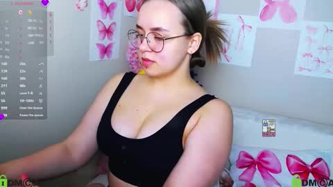 Lily online show from September 2025 08:03:01 AM