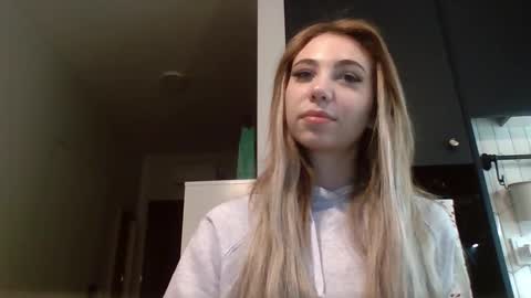 Lily online show from December 2025 06:05:02 PM