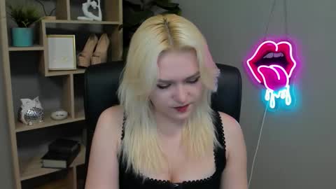 Lily online show from March 2026 01:22:01 PM