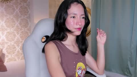 lilythea_ online show from November 2025 09:13:01 PM