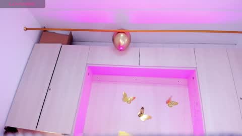 lilywhitee1 online show from April 2026 07:45:01 AM