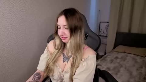 Lilly Lark online show from May 2026 01:13:02 AM