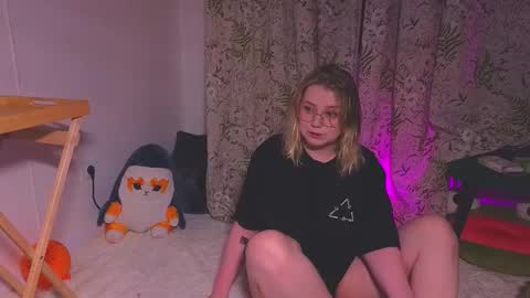 lime cat online show from November 2025 02:00:01 AM