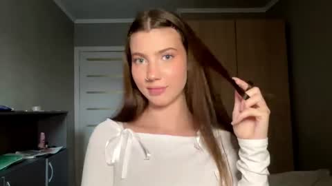 Snapshot of lina_bliss chatting on July 2026 04:42:02 PM Lina online show from July 2026 04:42:02 PM
