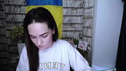 Lina online show from November 2025 11:29:01 AM