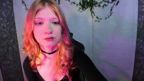 Snapshot of lina_vi chatting on April 2026 08:09:01 PM Lina online show from April 2026 08:09:01 PM
