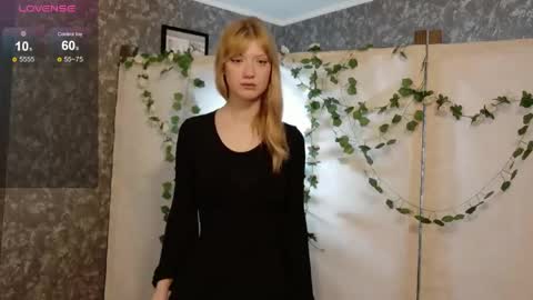 Snapshot of lina_vi chatting on May 2026 08:27:01 PM Lina online show from May 2026 08:27:01 PM