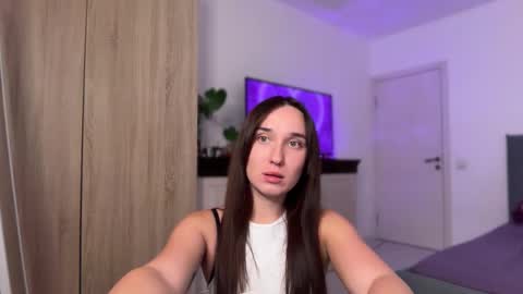 Lina online show from September 2025 04:39:02 PM