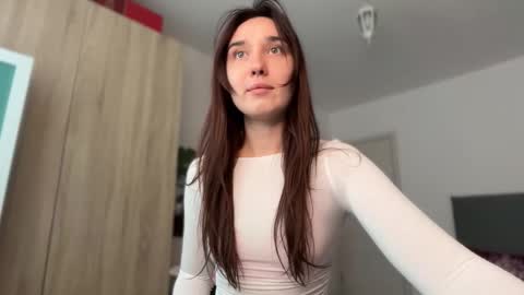 Lina online show from October 2025 08:35:02 AM