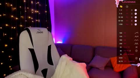 Lina online show from November 2025 08:17:01 AM