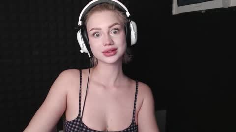 linacute52 online show from November 2025 11:47:02 PM