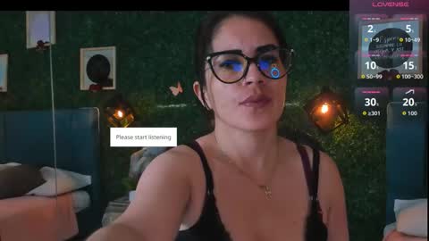 Snapshot of linagh chatting on October 2025 11:31:02 AM Lina online show from October 2025 11:31:02 AM