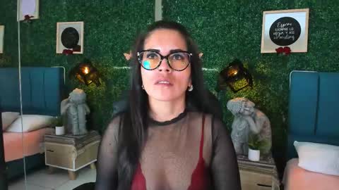 Snapshot of linagh chatting on October 2025 11:45:02 AM Lina online show from October 2025 11:45:02 AM