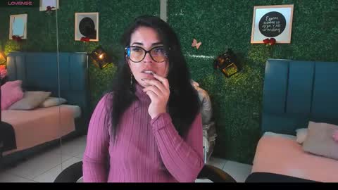 Snapshot of linagh chatting on November 2025 12:06:02 PM Lina online show from November 2025 12:06:02 PM