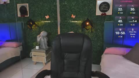 Snapshot of linagh chatting on November 2025 12:06:01 PM Lina online show from November 2025 12:06:01 PM