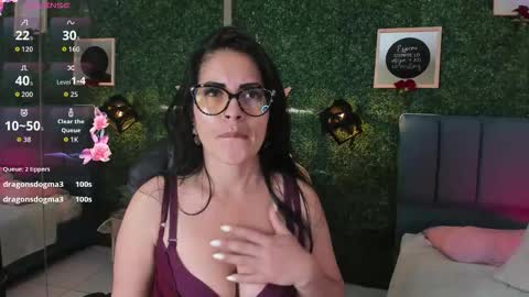 Snapshot of linagh chatting on November 2025 11:53:01 AM Lina online show from November 2025 11:53:01 AM