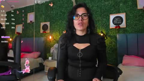 Snapshot of linagh chatting on November 2025 11:40:02 AM Lina online show from November 2025 11:40:02 AM