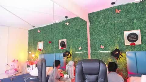 Snapshot of linagh chatting on December 2025 11:59:01 AM Lina online show from December 2025 11:59:01 AM