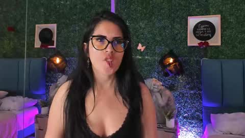 Snapshot of linagh chatting on January 2026 11:48:01 AM Lina online show from January 2026 11:48:01 AM