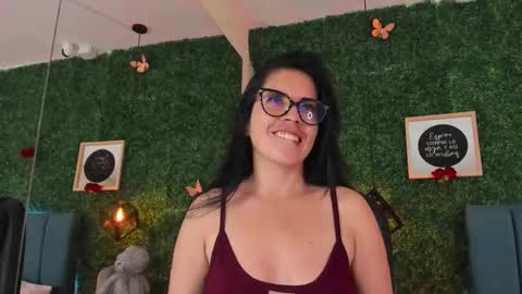 Snapshot of linagh chatting on February 2026 11:38:02 AM Lina online show from February 2026 11:38:02 AM