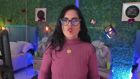 Snapshot of linagh chatting on February 2026 11:39:01 AM Lina online show from February 2026 11:39:01 AM