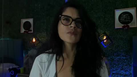 Snapshot of linagh chatting on February 2026 12:17:01 PM Lina online show from February 2026 12:17:01 PM