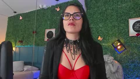 Snapshot of linagh chatting on February 2026 11:29:02 AM Lina online show from February 2026 11:29:02 AM