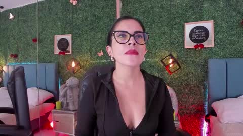 Snapshot of linagh chatting on February 2026 11:30:01 AM Lina online show from February 2026 11:30:01 AM