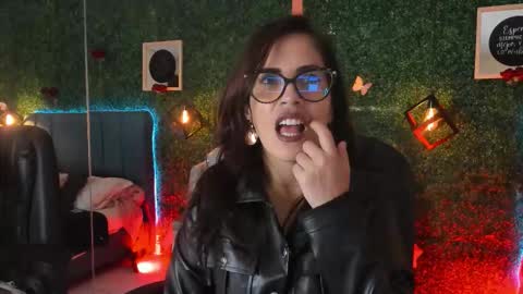 Snapshot of linagh chatting on March 2026 11:36:02 AM Lina online show from March 2026 11:36:02 AM