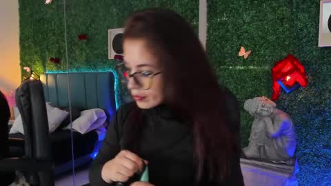 Snapshot of linagh chatting on March 2026 11:33:02 AM Lina online show from March 2026 11:33:02 AM