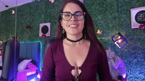 Snapshot of linagh chatting on April 2026 11:36:01 AM Lina online show from April 2026 11:36:01 AM