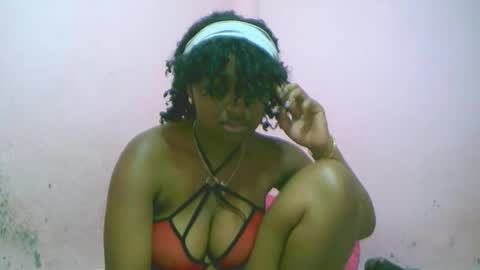 linah1123 online show from October 2025 11:47:01 AM