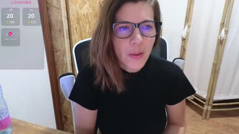 Lina online show from December 2024 04:53:02 PM