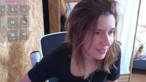 Lina online show from December 2024 01:17:02 PM