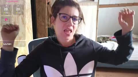 Lina online show from February 2025 10:26:02 AM