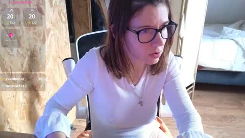 Lina online show from February 2025 09:34:02 AM