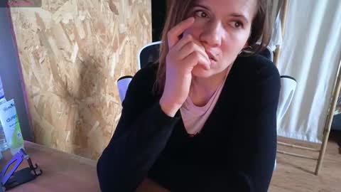 Lina online show from February 2025 04:21:01 PM