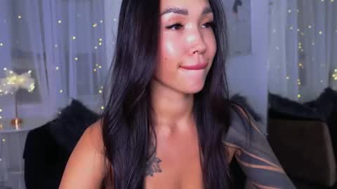 Lina online show from March 2025 11:55:02 AM
