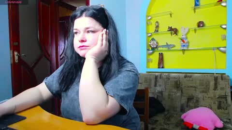 Lina online show from April 2026 05:52:01 AM