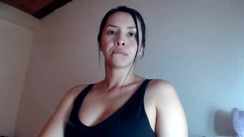 Lina online show from October 2025 04:36:01 AM