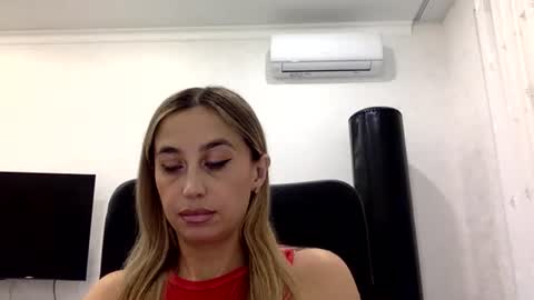 linavora online show from November 2025 01:23:01 PM