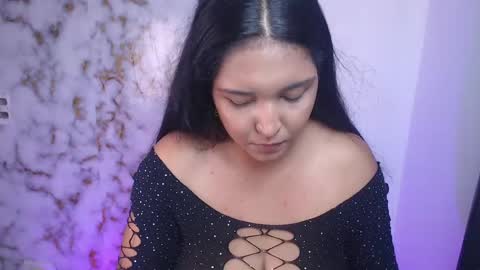 Snapshot of lincy_honeyy chatting on May 2026 04:23:01 PM lincy_honeyy online show from May 2026 04:23:01 PM