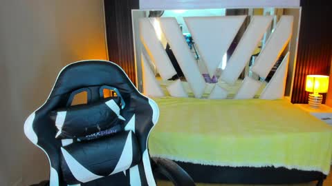  Linda  online show from March 2026 06:53:01 PM