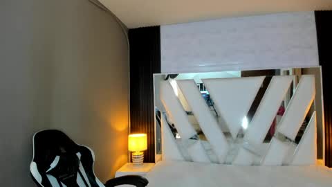  Linda  online show from May 2026 06:36:02 PM