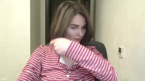 Snapshot of linda_aa chatting on April 2026 07:11:01 PM Linda online show from April 2026 07:11:01 PM