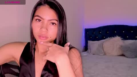 Snapshot of linda_alana chatting on December 2024 09:22:02 PM Alana online show from December 2024 09:22:02 PM