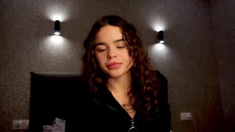 Linda online show from November 2025 01:45:02 PM