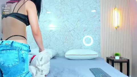 Snapshot of linda_cooper_ chatting on May 2026 11:07:01 AM LINDA online show from May 2026 11:07:01 AM